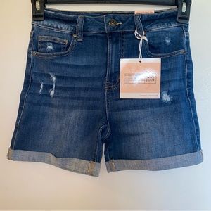NWT Wax Jean Juniors Size: Small Denim Lightly Distressed Jeans Shorts